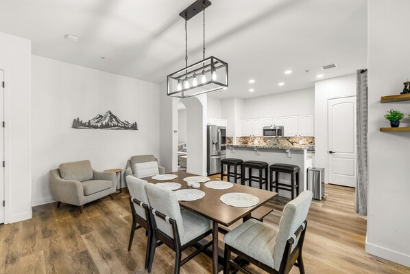 Dining - Cozy Flagstaff Retreat with Hot Tub, Fire Pit, & Putting Green! (Flagstaff)