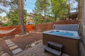Outdoor spa tub - Cozy Flagstaff Retreat with Hot Tub, Fire Pit, & Putting Green! (Flagstaff)