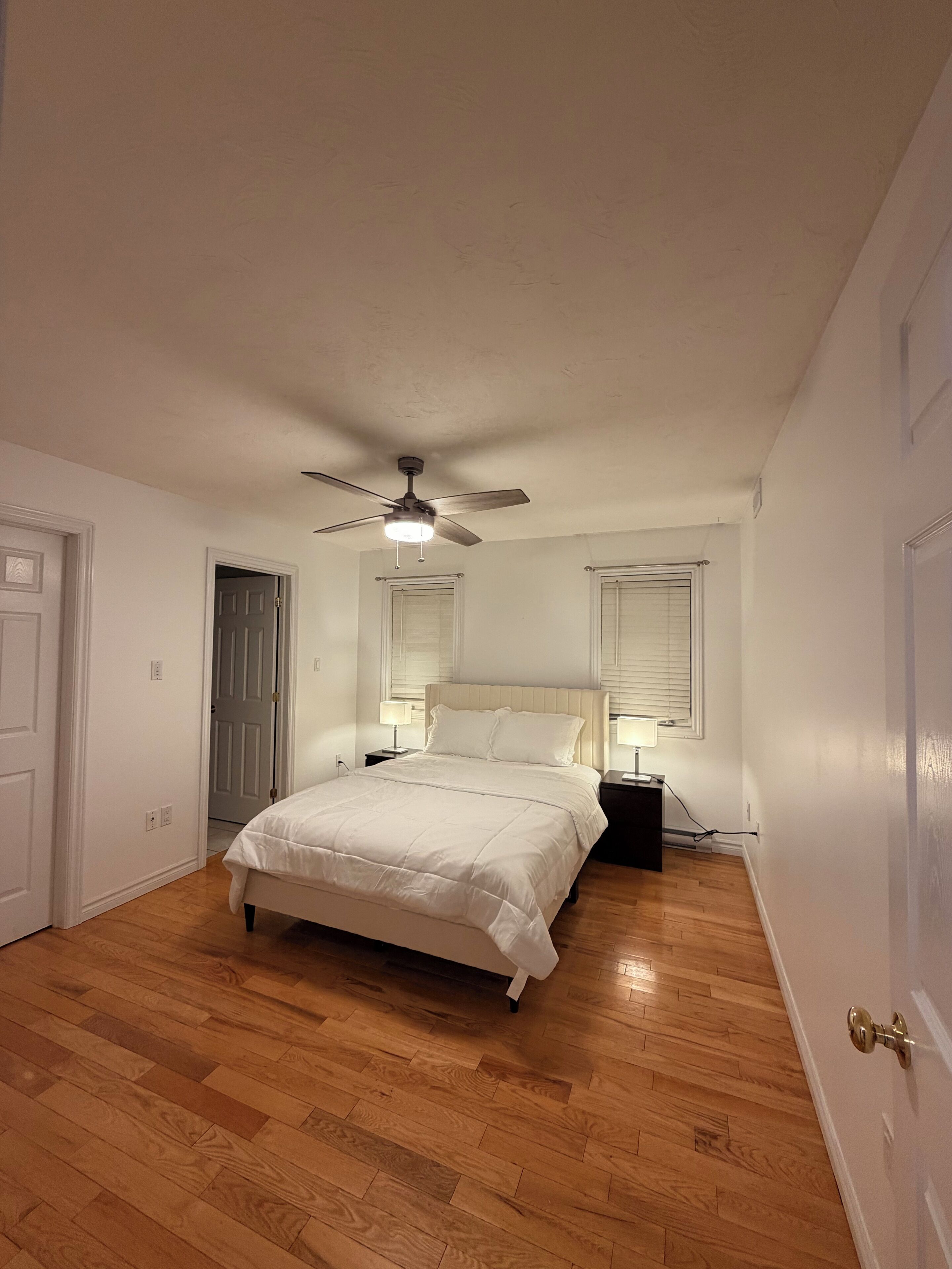 4 chambres, fer et planche à repasser, Wi-Fi, draps fournis