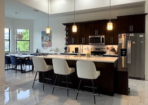 Coffee/tea maker, fridge, microwave, oven - Canal Escape, Pool, Kayak & Outdoor Kitchen (Cape Coral)