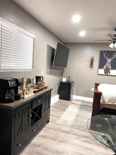 Serene studio with AC in charming Pine perfect for getaway