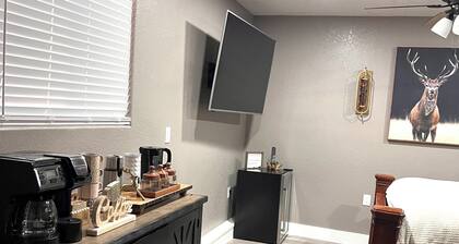 Serene studio with AC in charming Pine perfect for getaway
