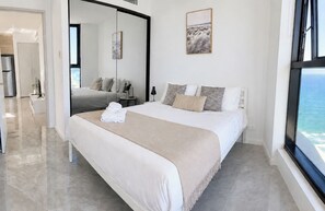 Room - Level 40 Beachside Modern 1BR @ The Ocean Building (Surfers Paradise)