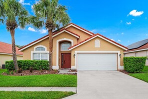 Exterior - Elegant Solana Retreat | Pool | 20 Min to Disney (Davenport)