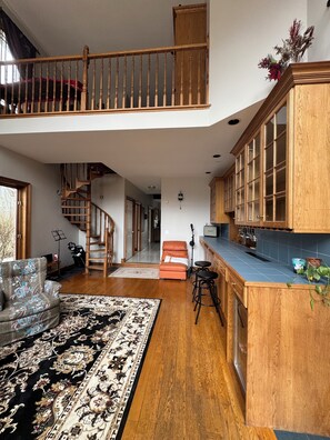 Interior - Evergreen Cottage | 58-Acre Farm Retreat w Pond (Welland)