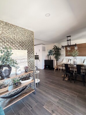 Interior - Gorgeous 4-bedroom house that melts your stress away. (Helendale)