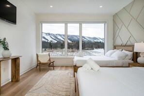 12 Schlafzimmer, Bügeleisen/Bügelbrett, Reisekinderbett, WLAN
