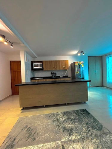 Apartamento Luminoso en Zona Familiar y Tranquila