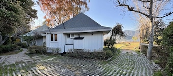 Lakefront Aculeo: Fast Wifi, Pet & Wood Hot Tub