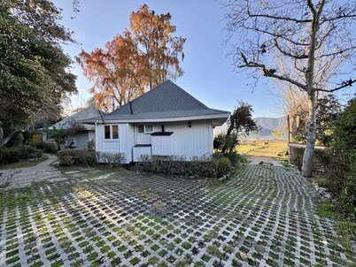 Lakefront Aculeo: Fast Wifi, Pet & Wood Hot Tub