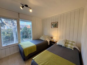 2 bedrooms, iron/ironing board, travel cot, WiFi