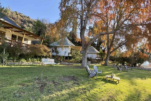 Lakefront Aculeo: Fast Wifi, Pet & Wood Hot Tub