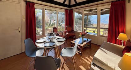 Lakefront Cabin: Hot Tub & Pool near Santiago