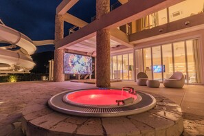 Outdoor dining - SEARTH KABIRA (Ishigaki)