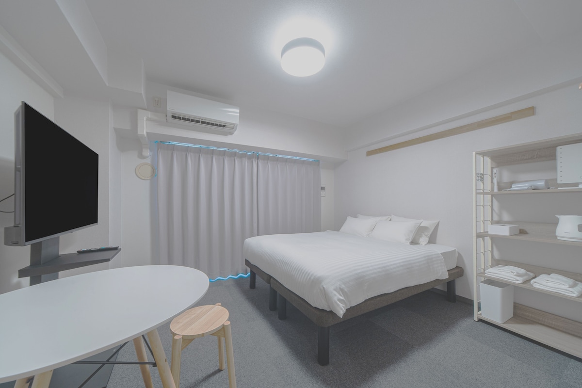 Quarto casal standard | Edredons de pluma, escrivaninha, Wi-Fi de cortesia, roupa de cama