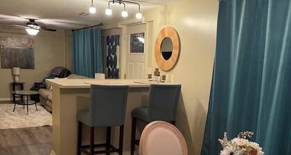 1-bedroom cottage in Sikeston’s historic north-end. 3 minute drive to hospital