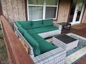 Terrace/patio - Peaceful, Secluded, 2-bedroom Creekbank Cabin in Lucedale (Lucedale)