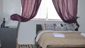 3 bedrooms, iron/ironing board, WiFi, bed sheets