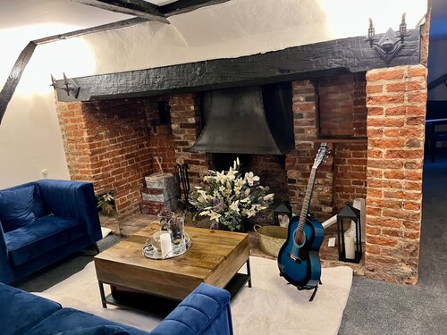 Summerhill Manor Retreat - 7 Bedroom House