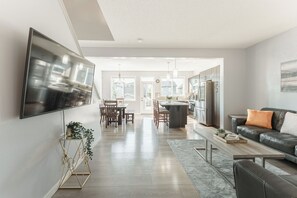Smart TV - Brand new renovated beloved home! AC ! Sleep 8! (Calgary)