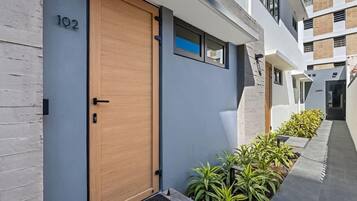 Deluxe Studio, 1 Queen Bed, Kitchenette