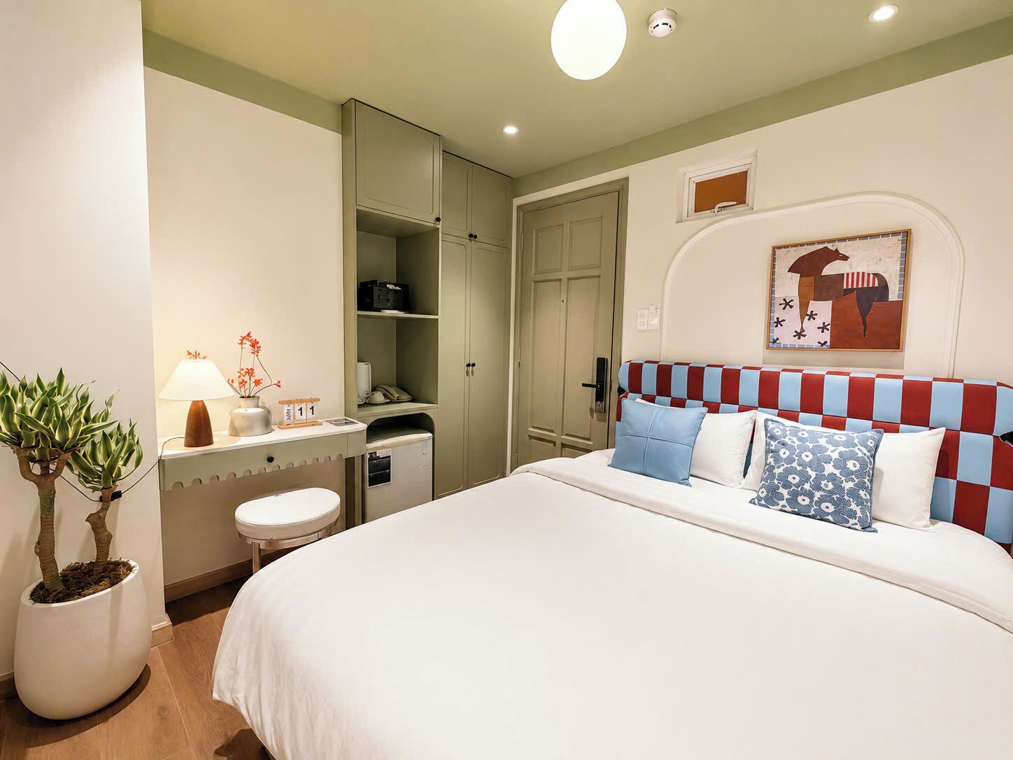 Economy Double Room | Egyptian cotton sheets, premium bedding, down duvets, memory-foam beds