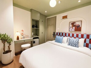 Economy Double Room | Egyptian cotton sheets, premium bedding, down duvets, memory-foam beds - Elm Riverside Hotel By Urban B (An Khanh)