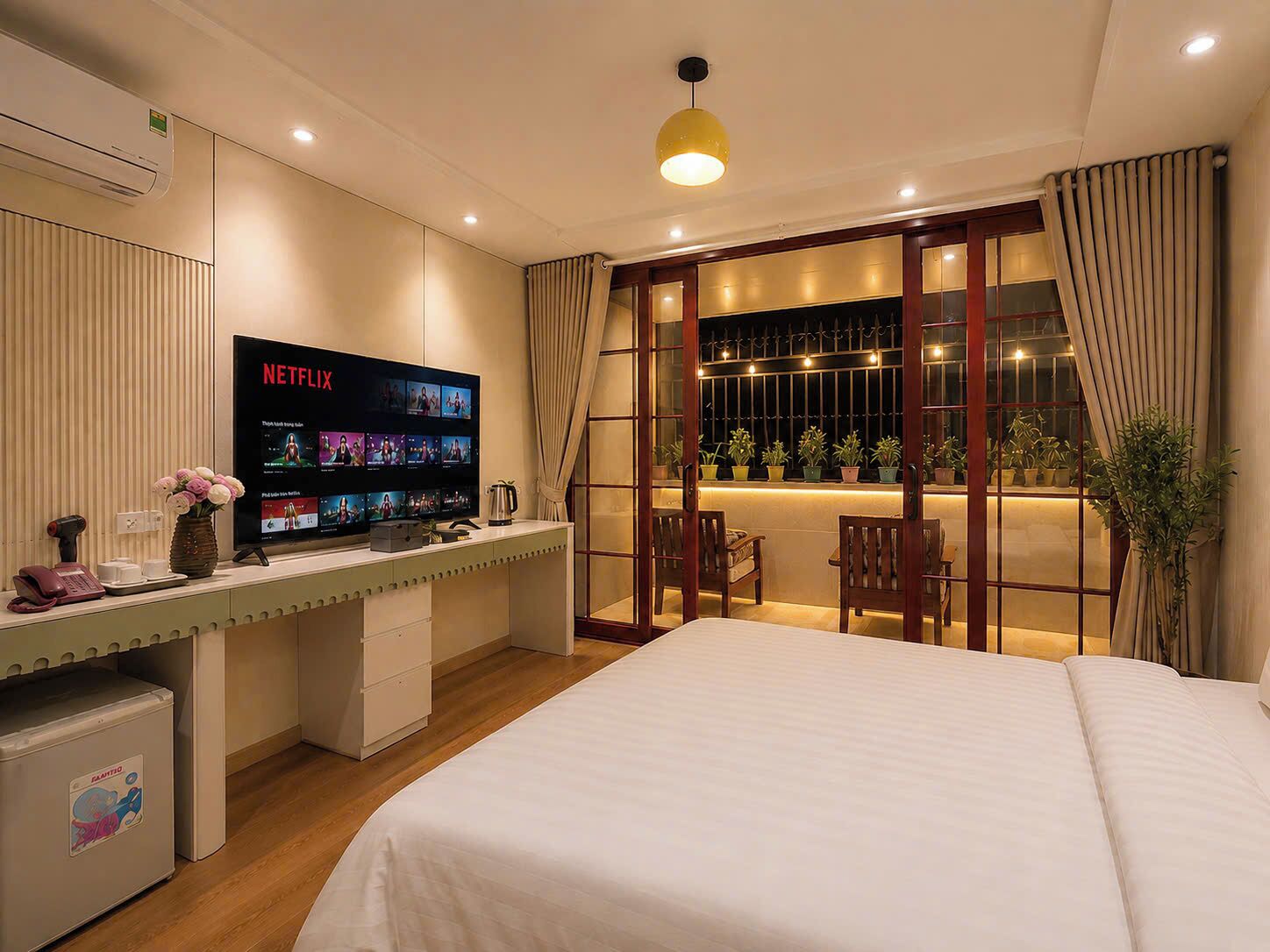 Romantic Double Room, City View | Egyptian cotton sheets, premium bedding, down duvets, memory-foam beds