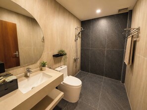Deluxe Double Room, City View | Bathroom | Shower, rainfall showerhead, hair dryer, bidet - Elm Riverside Hotel By Urban B (An Khanh)