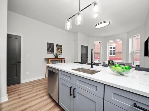 Modern 3BR Near Obama Center, UChicago & McCormick