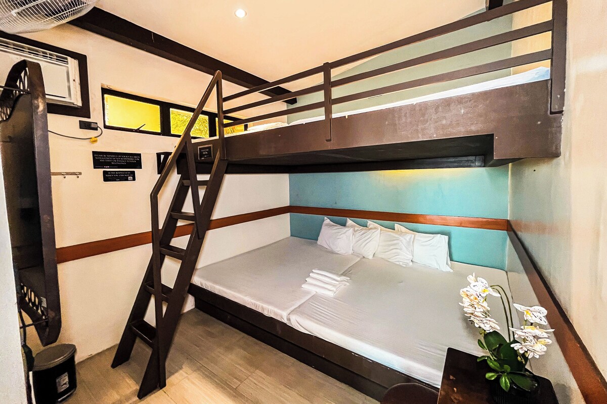 Ropa de cama de alta calidad y escritorio 