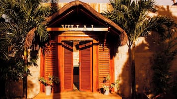 Villa 1 (25 Pax | Check-in 1:00PM · Check-out 11:00AM) | Außendetails