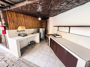 Private kitchen - California Beach Pansol (Calamba)