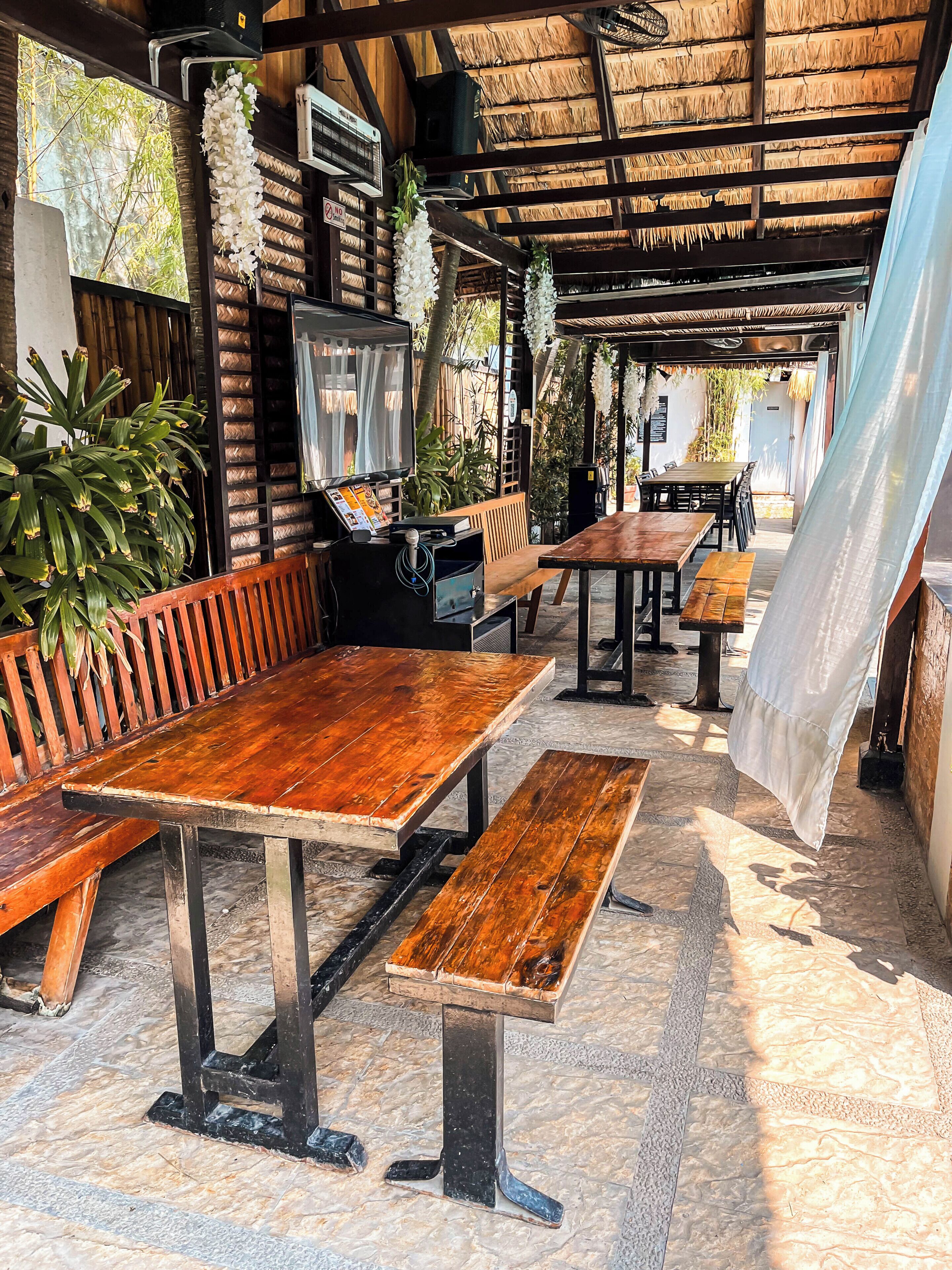 Villa 2 (30 Pax | Check-in 4:00PM · Check-out 2:00PM) | Outdoor dining