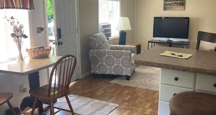 2 Bedroom Creekside Getaway Near the Hillbilly Trail System