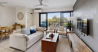 Peaceful 2-Bed Apartment with Private BBQ Balcony