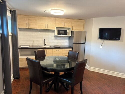 Two Room Guest Suite with Separate Enterance