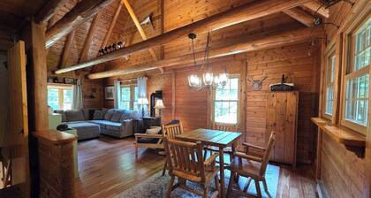 Highlands Hideaway - Secluded 4BR Forest Gem