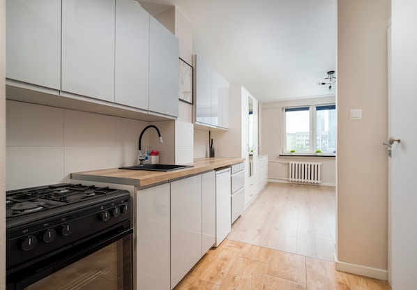 Kühlschrank, Ofen, Herdplatte