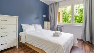 1 slaapkamer, een strijkplank/strijkijzer, wifi, beddengoed