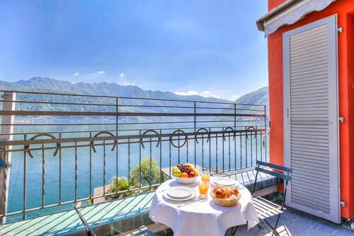 76 the lake house Venere, Melide, Switzerland