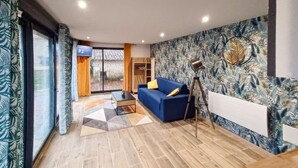 Unclassified image, 5 of 23, button - Charmante maison avec piscine (Cierzac)