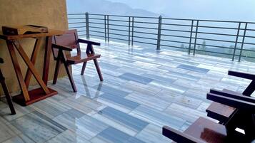 Habitación Deluxe, balcón | Terraza o patio