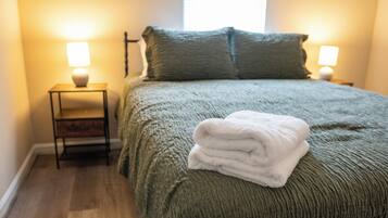 3 bedrooms, desk, iron/ironing board, WiFi