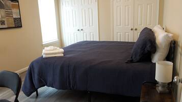 3 bedrooms, desk, iron/ironing board, WiFi