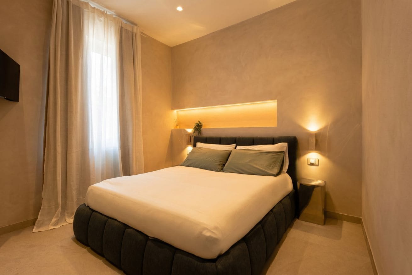 2 bedrooms, in-room safe, desk, iron/ironing board