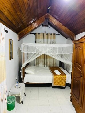 Habitación Confort con 1 cama doble o 2 individuales, vistas al jardín