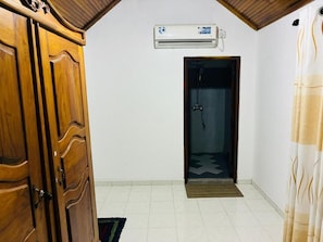 Comfort Double or Twin Room, Garden View | Interior - A&A Homestay (Seeduwa)