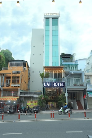 Exterior - Lai Hotel Tan Dinh - Near District 1 (Cau Kieu)