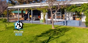 Exterior - 17 Johnston St, Goolwa - Charming, Spacious & Peaceful Goolwa Hideaway (Goolwa)